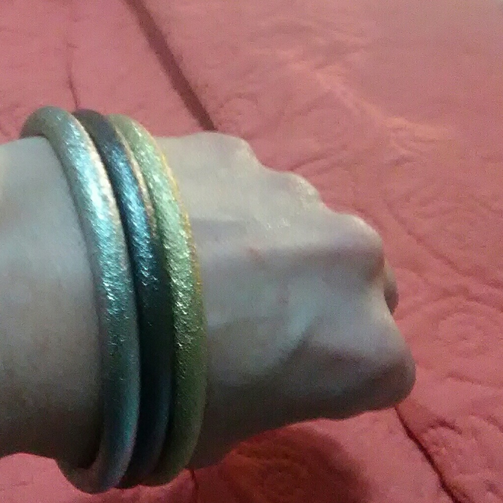 Fun metallic Bangles - Picture 3 of 3